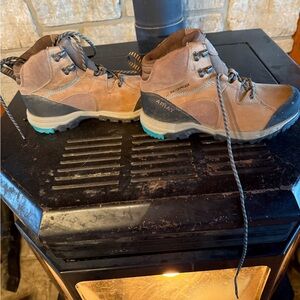 Ariat women’s leather boots